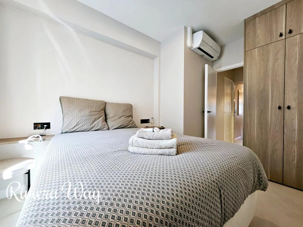 3 room apartment in Antibes, photo #7, listing #103725468
