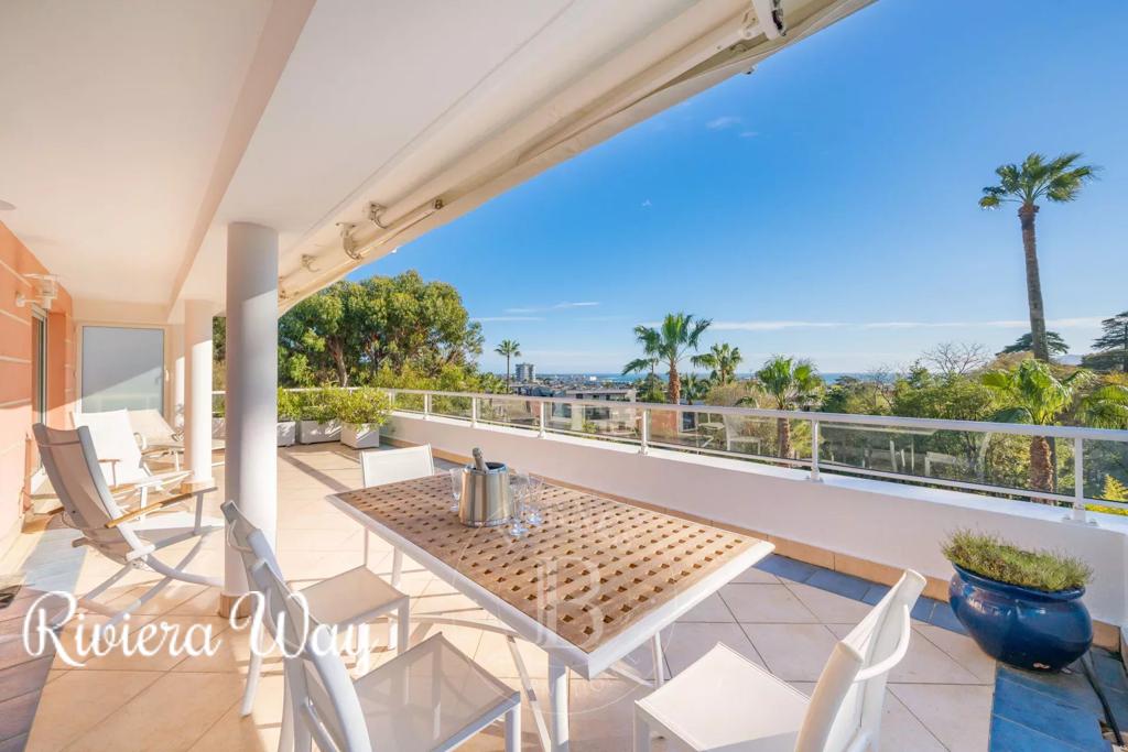 4 room apartment in Cannes, photo #7, listing #99409002