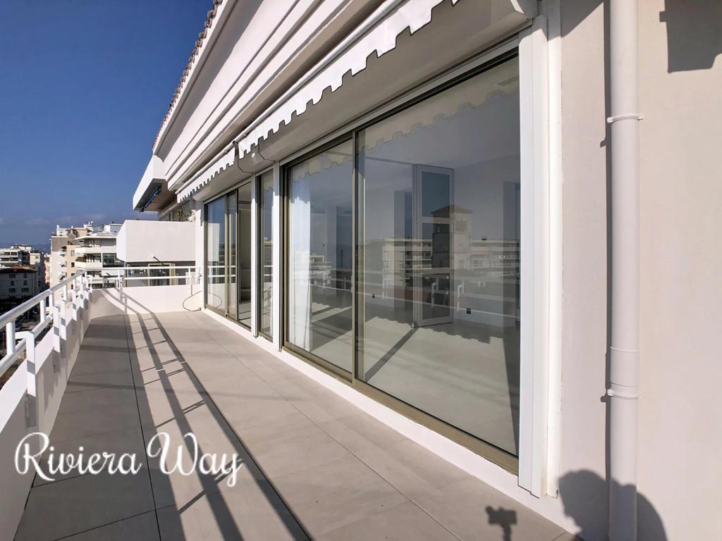 5 room apartment in Cannes, photo #2, listing #100683786