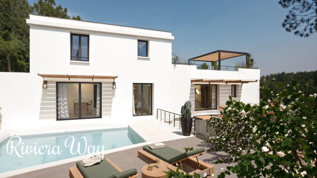 6 room villa in Saint-Raphaël, photo #8, listing #104069238