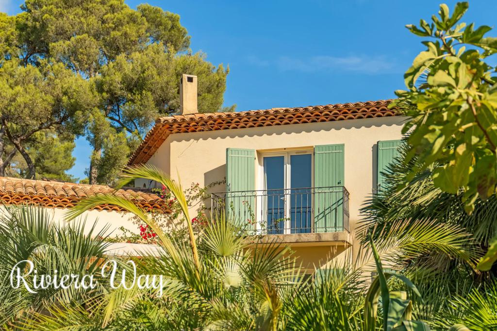 8 room villa in La Londe-les-Maures, photo #3, listing #105707994