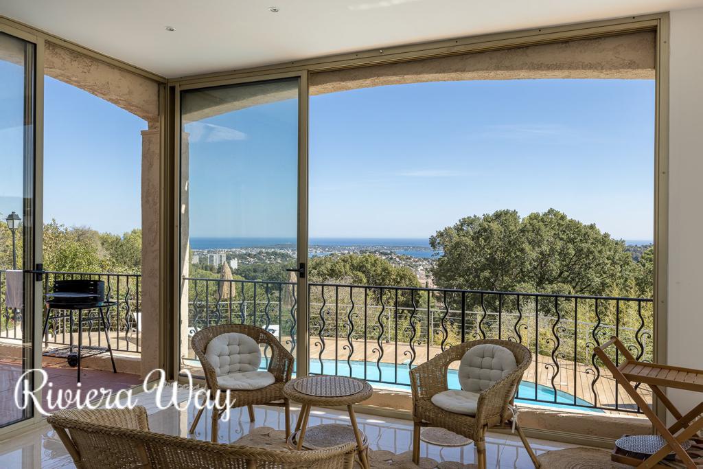 6 room villa in Cannes, photo #10, listing #90741798