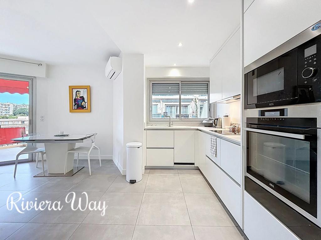 3 room apartment in Cannes, photo #2, listing #105470064