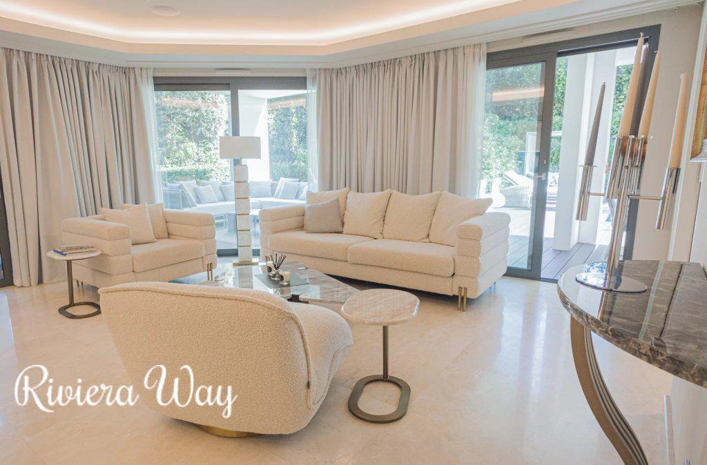 4 room apartment in Antibes, 100 m², photo #2, listing #103197444