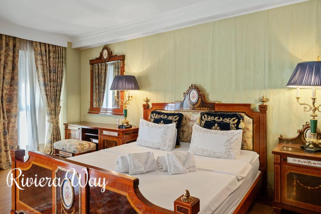 6 room apartment in Boulevard de la Croisette, photo #4, listing #104070078