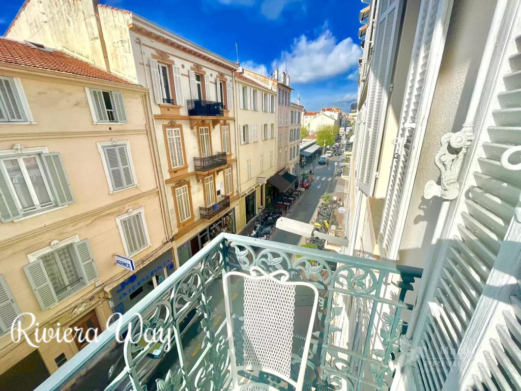Apartment in Cannes, photo #7, listing #99609132