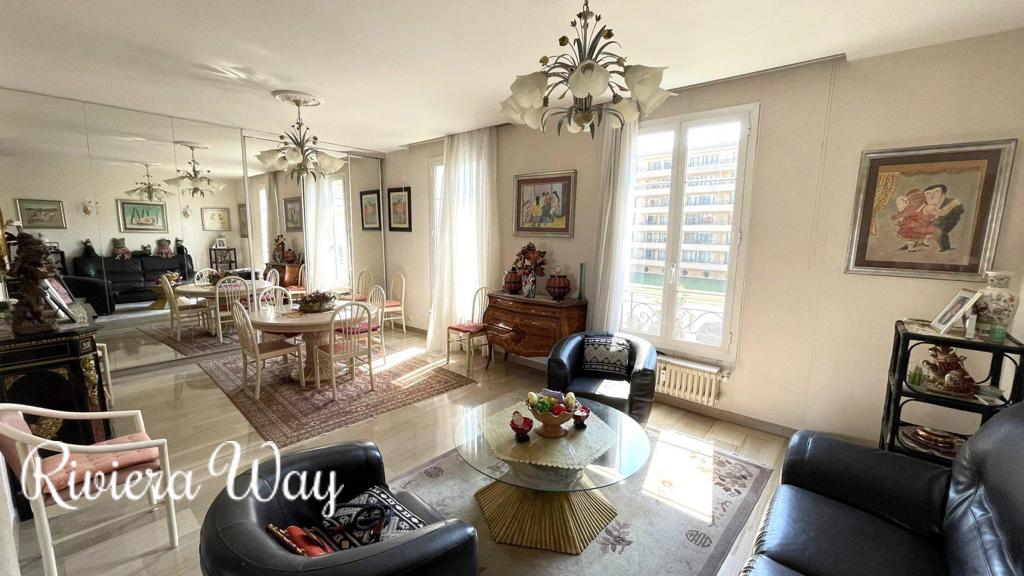 4 room apartment in Le Carré d'Or, 156 m², photo #1, listing #106035594