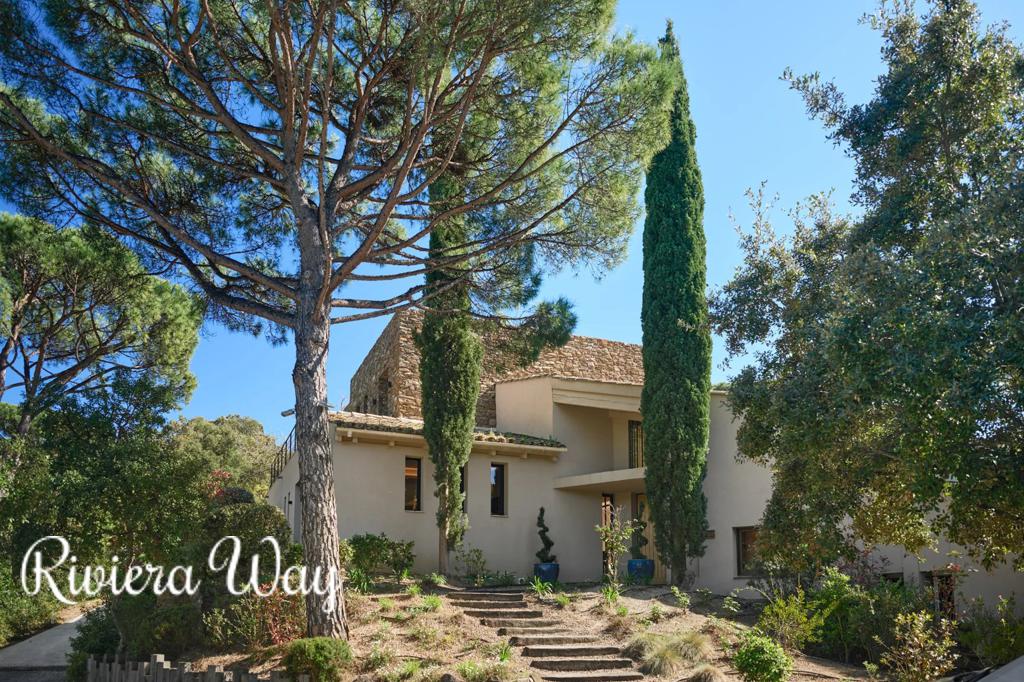 7 room villa in La Croix-Valmer, photo #3, listing #106070874