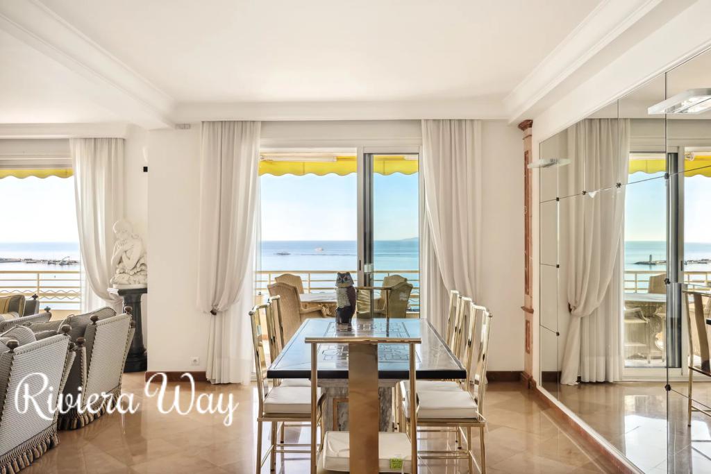 5 room apartment in Cannes, photo #6, listing #99360030