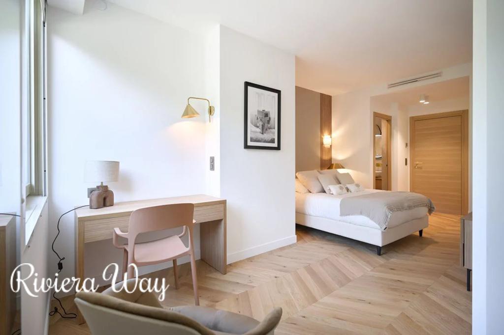 4 room apartment in Cannes, photo #1, listing #103908924