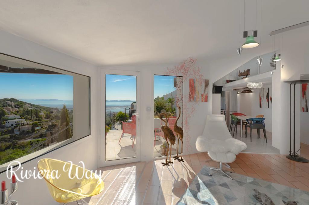 5 room villa in Hyères, photo #7, listing #105891786