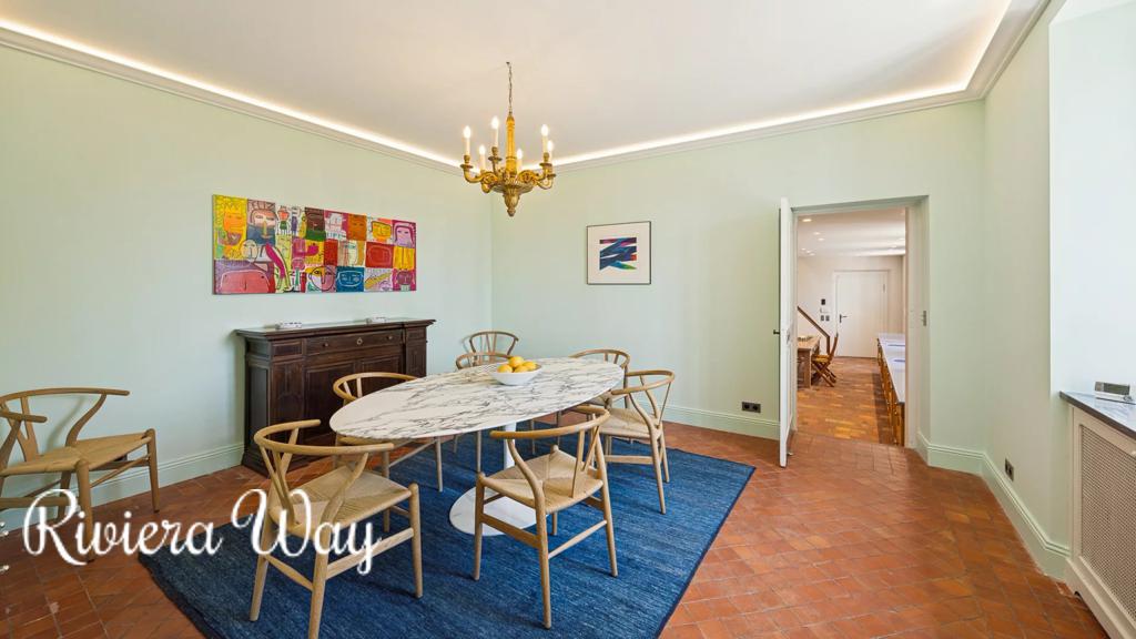 15 room villa in Grasse, photo #6, listing #86854404