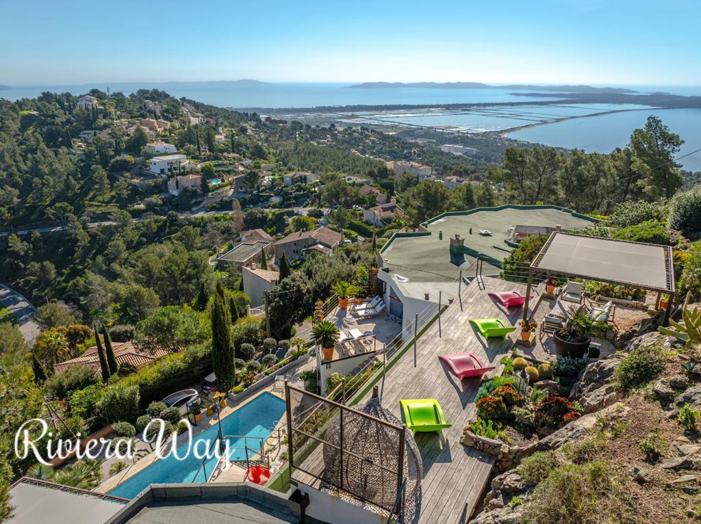 5 room villa in Hyères, photo #1, listing #105891786
