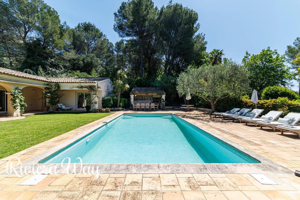 6 room villa in Cannes, photo #3, listing #106231860