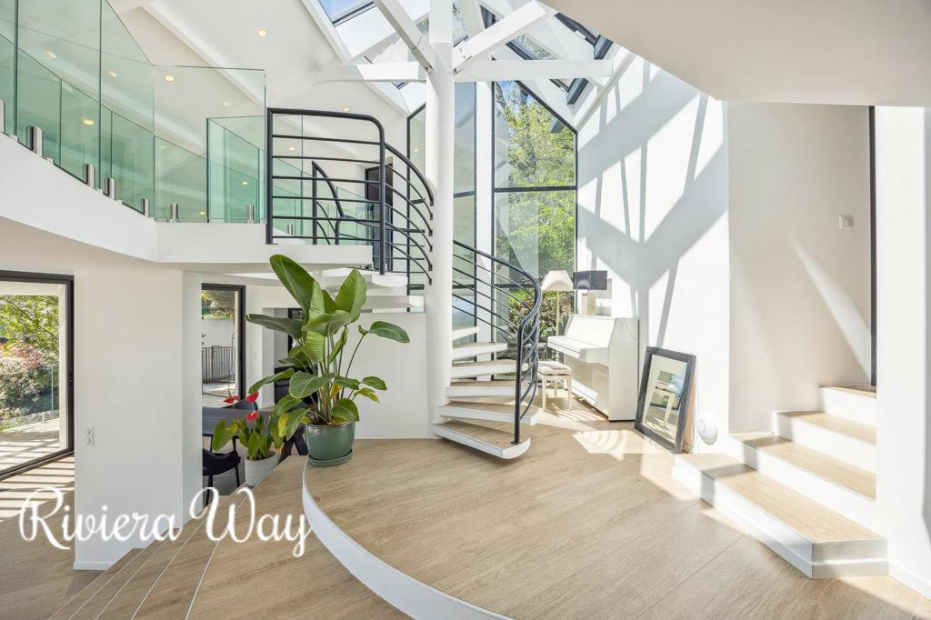 6 room villa in Grasse, photo #6, listing #102918354