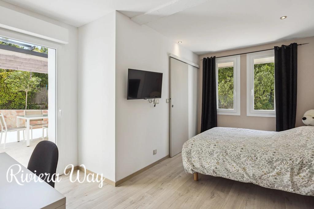 7 room villa in Fayence, photo #10, listing #103897374