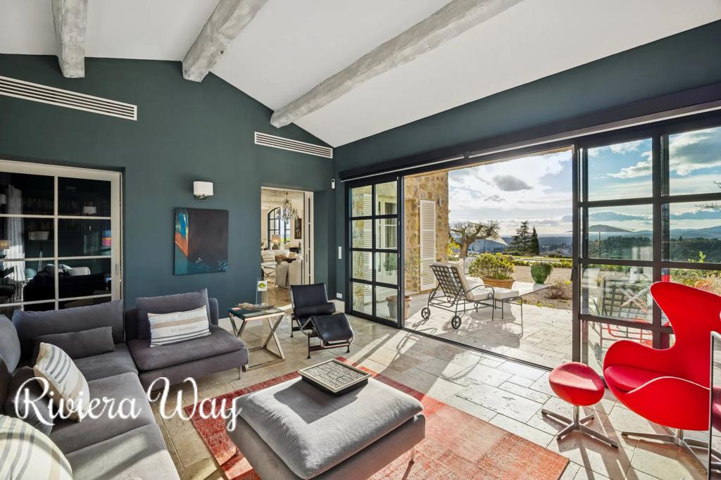 8 room villa in Fayence, photo #8, listing #105456036