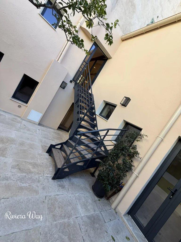 5 room apartment in Antibes, photo #10, listing #104262942