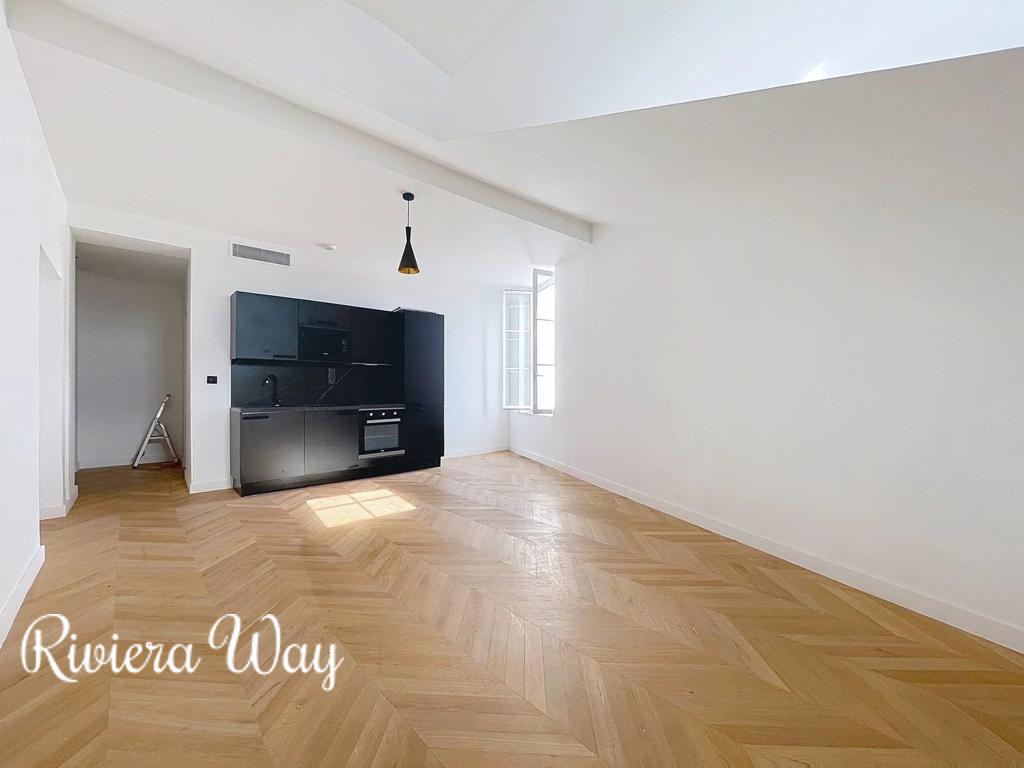 2 room apartment in Nice, photo #1, listing #104669712