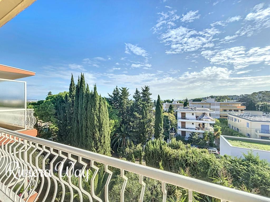 2 room apartment in Antibes, photo #5, listing #100730490