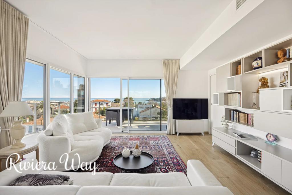 3 room apartment in Antibes, photo #1, listing #105590772