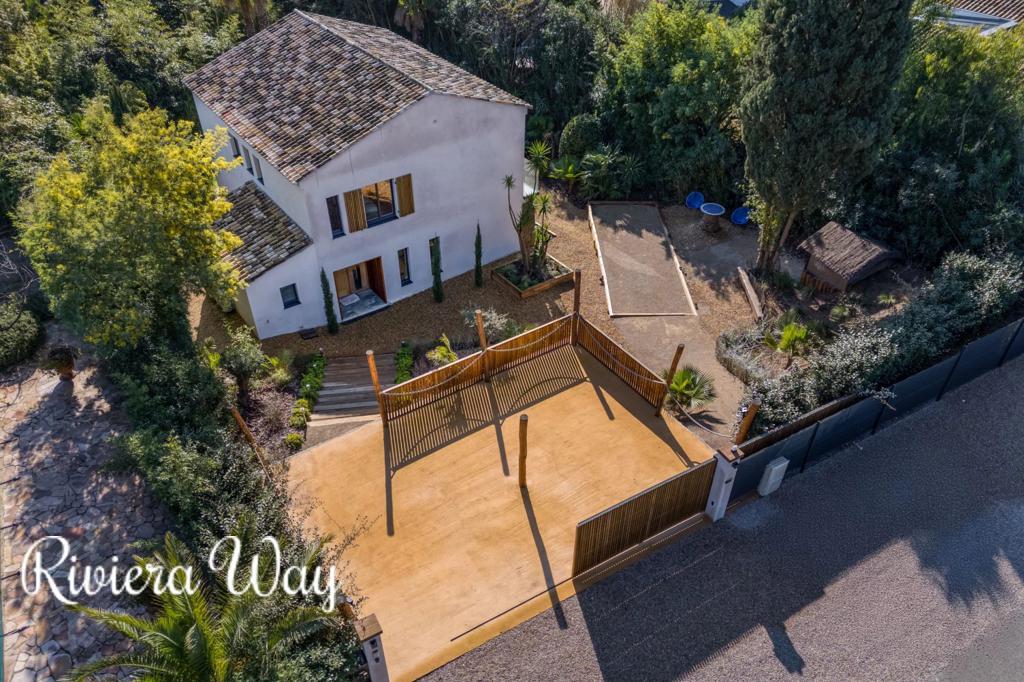 5 room villa in La Croix-Valmer, photo #8, listing #103619166