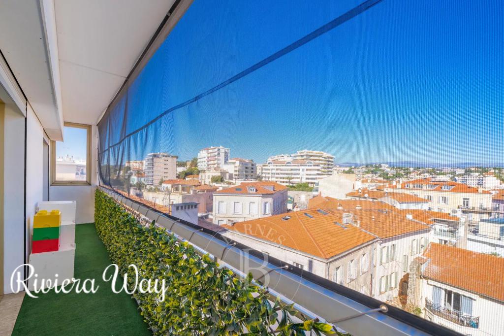 4 room apartment in Cannes, photo #3, listing #87580878