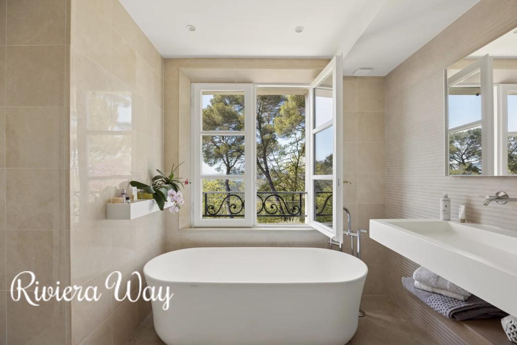 Villa in Mougins, photo #9, listing #103876164