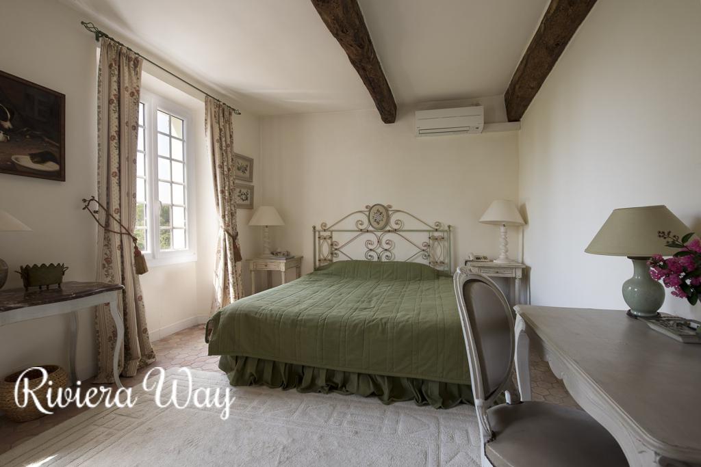 12 room villa in Grasse, photo #1, listing #82926816