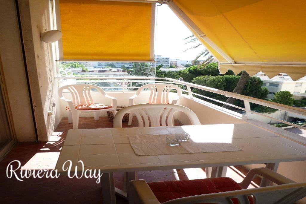 1 room apartment in Boulevard de la Croisette, photo #3, listing #105863562