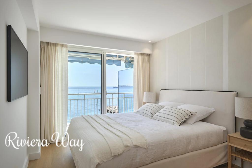 4 room apartment in Port Palm Beach, photo #3, listing #103579056