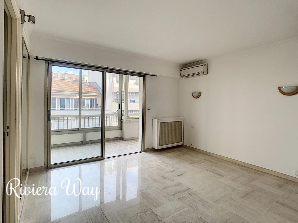 3 room apartment in Cannes, photo #8, listing #102097254