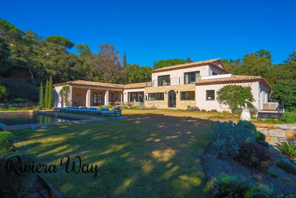 Villa in La Croix-Valmer, photo #2, listing #105455364