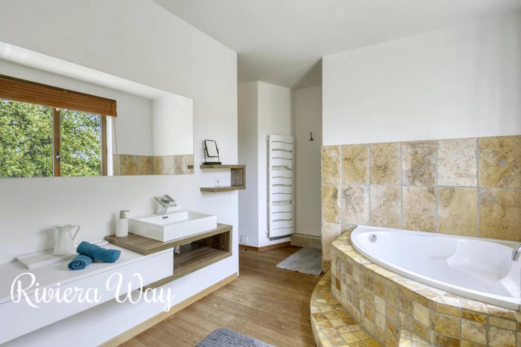 7 room villa in Bormes-les-Mimosas, photo #4, listing #94180548