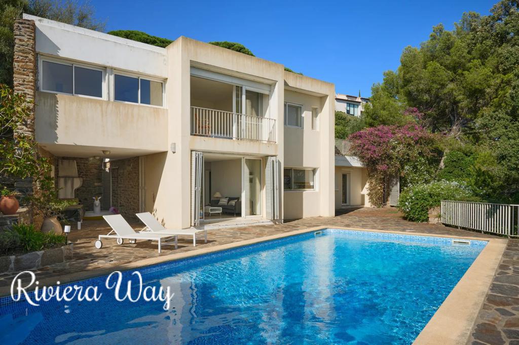 10 room villa in La Croix-Valmer, photo #5, listing #102510912