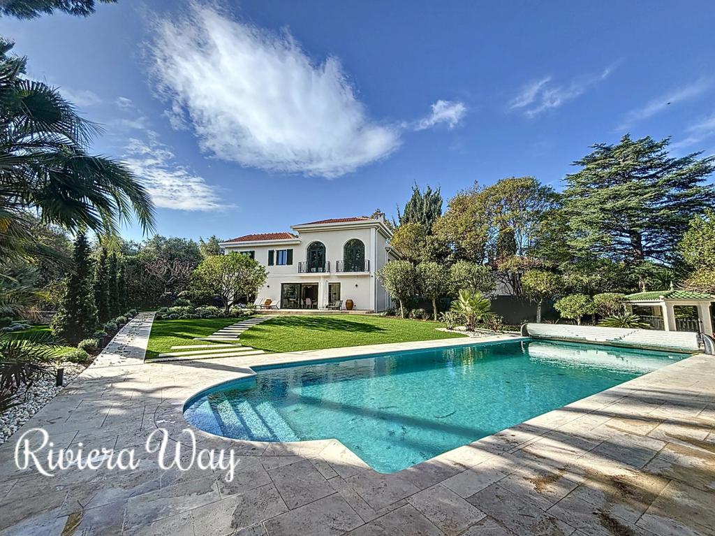 7 room villa in Cap d'Antibes, photo #4, listing #101464734