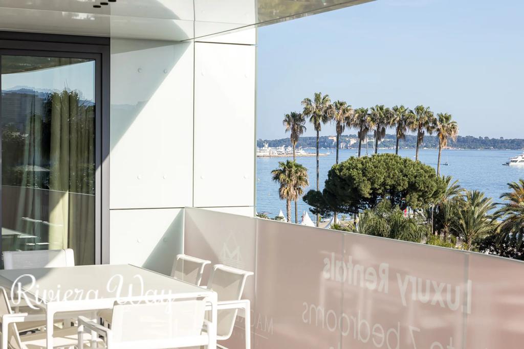 Apartment in Boulevard de la Croisette, photo #7, listing #88678422