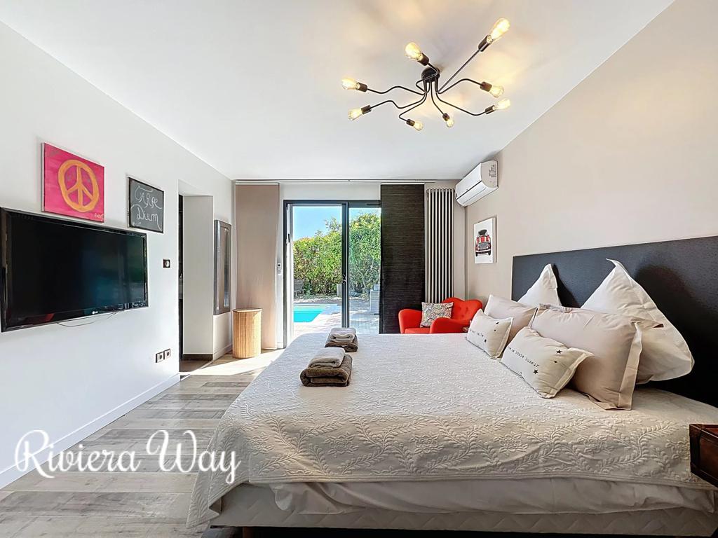 5 room villa in Mougins, photo #7, listing #102944142