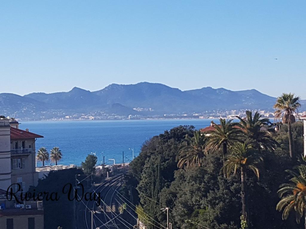 1 room apartment in Cannes, photo #9, listing #83426028