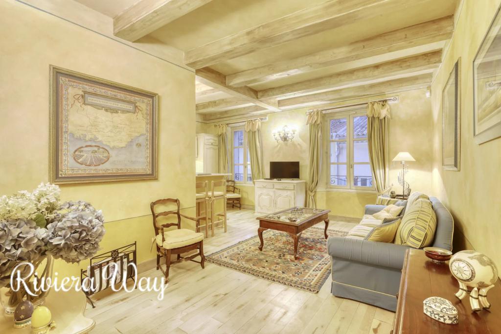3 room apartment in Saint-Tropez, photo #1, listing #86659902