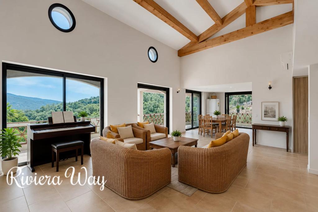 6 room villa in Le Plan-de-la-Tour, photo #9, listing #106565088