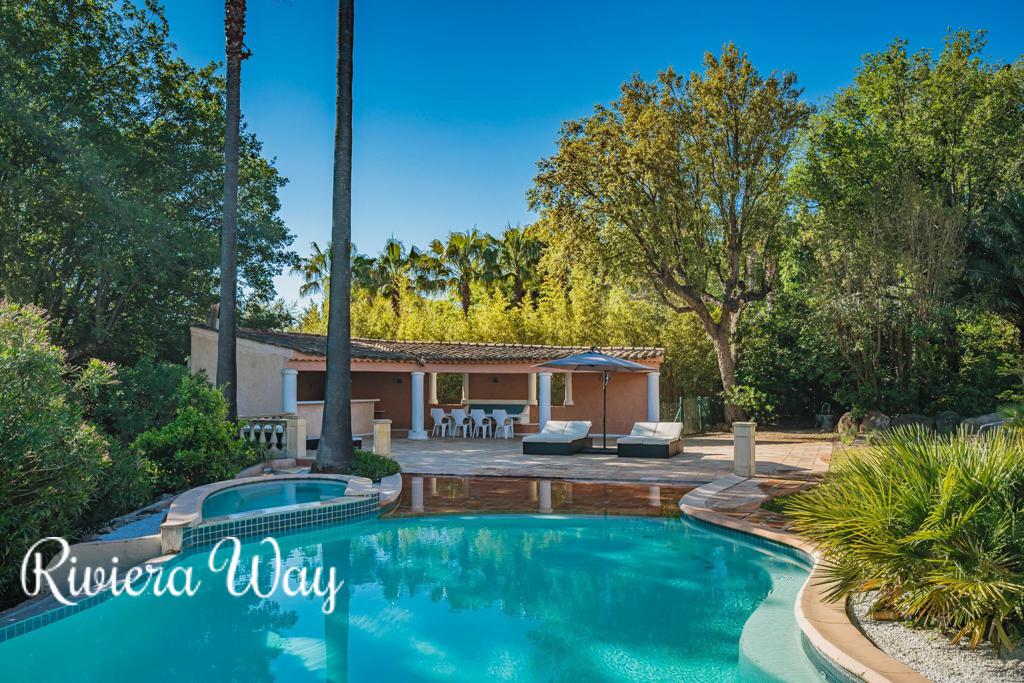 6 room villa in Grimaud, photo #4, listing #104480712