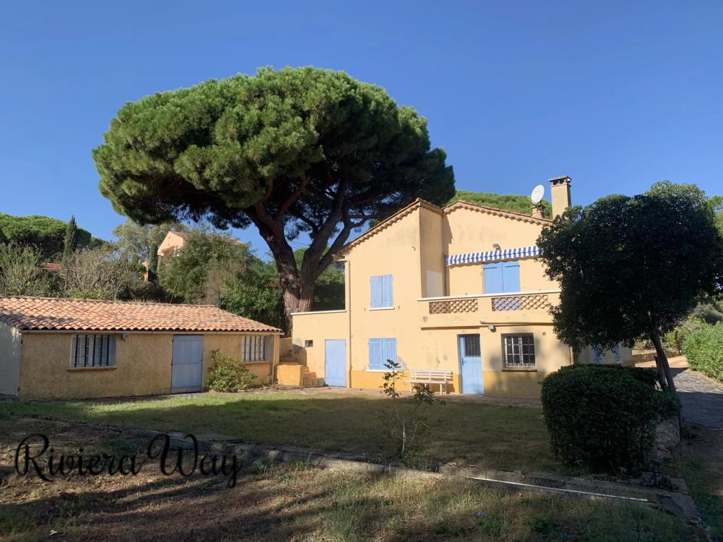 Villa in Sainte-Maxime, photo #1, listing #104479956