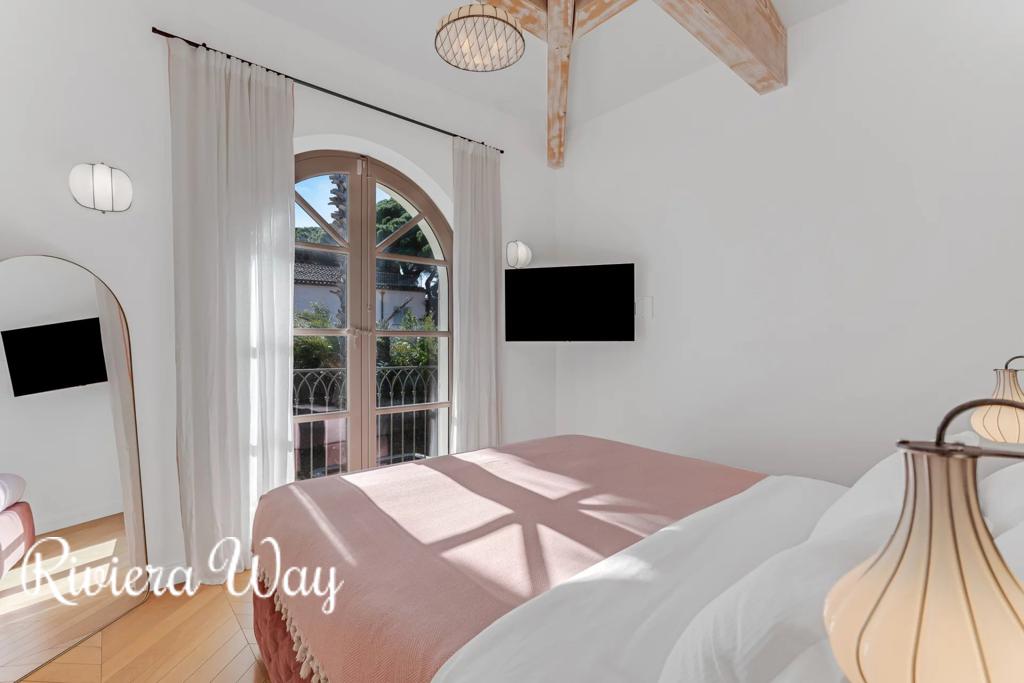 8 room villa in Saint-Tropez, photo #8, listing #105622146