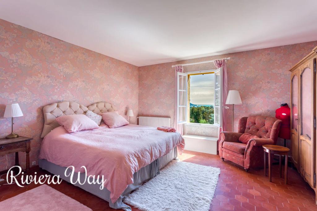 12 room villa in Le Lavandou, photo #9, listing #99448524
