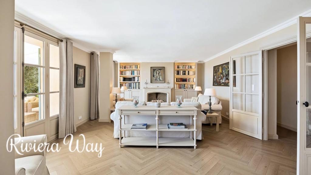 8 room villa in Speracedes, photo #7, listing #106233330
