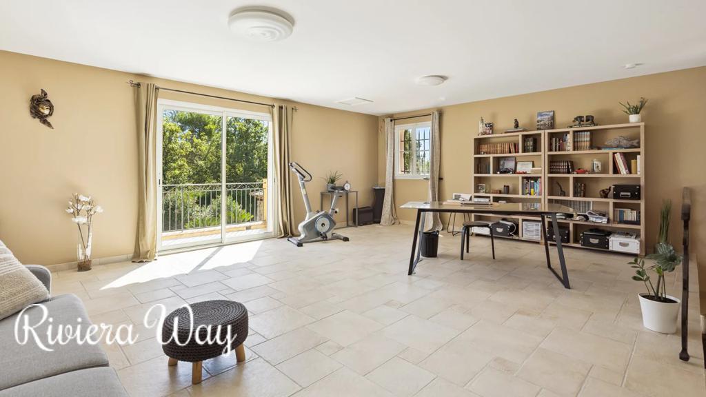 6 room villa in Fayence, photo #3, listing #104187174