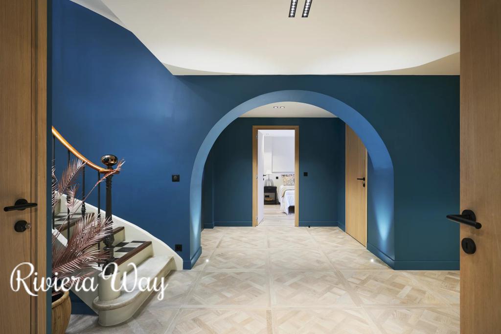 6 room villa in Sainte-Maxime, photo #4, listing #99425088