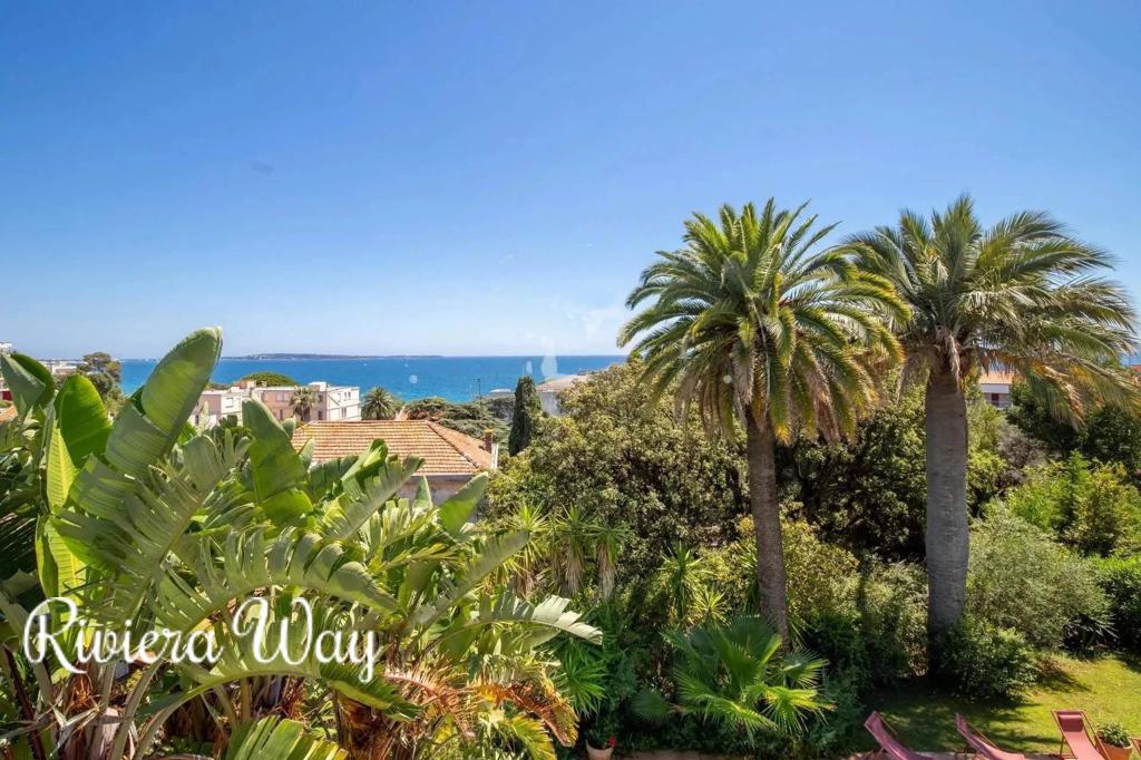 9 room villa in Cannes, photo #7, listing #101508624