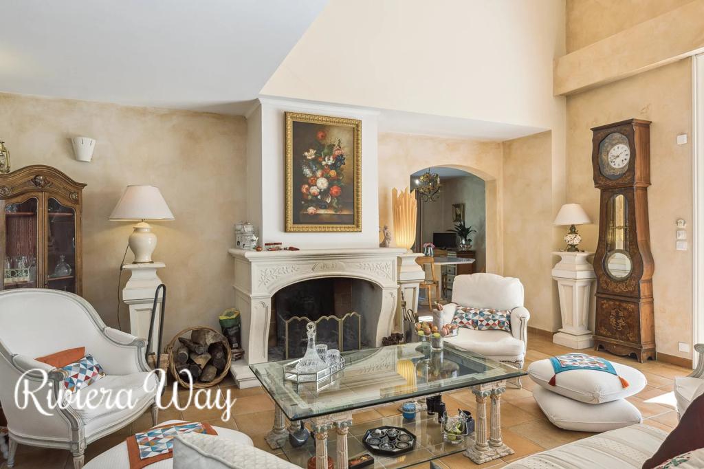 9 room villa in Chateauneuf-Grasse, photo #2, listing #102921294